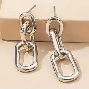 Silver Chain Link Earrings A1090